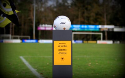 HOEVERS Arbozorg balsponsor voetbalderby Vorden-Ruurlo